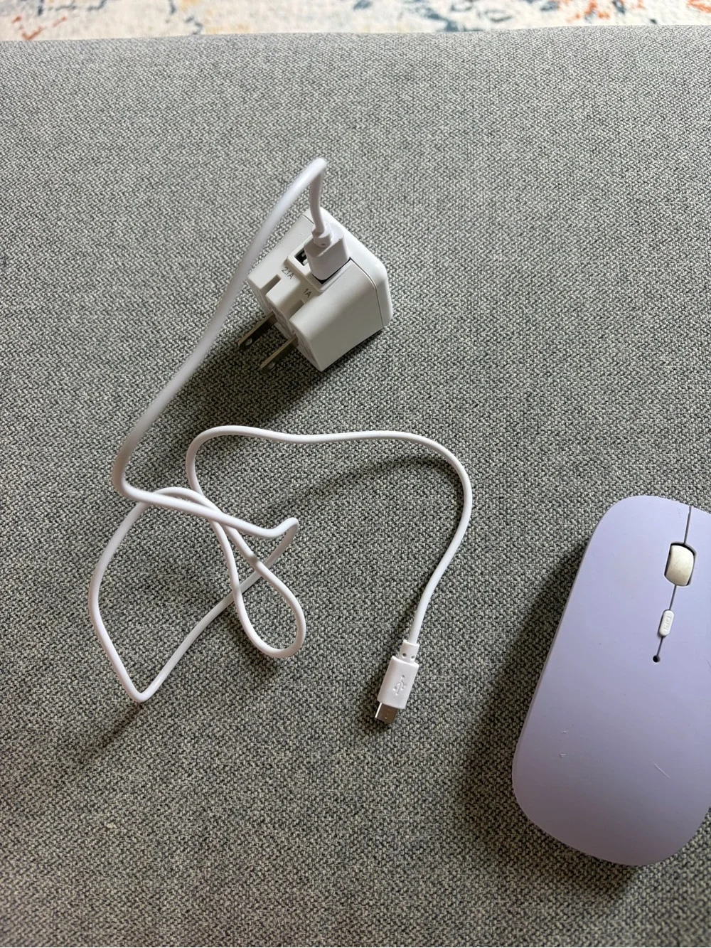 Slim Wireless Mouse in Lavender